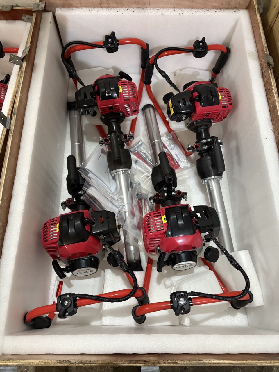 На склад поступила новая партия бензиновых шпалоподбоек